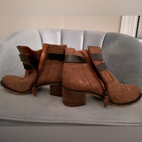 Franco Sarto Women’s Size 8 ankle buckle boots perfect for spring or fall 🤩 - Picture 7 of 9
